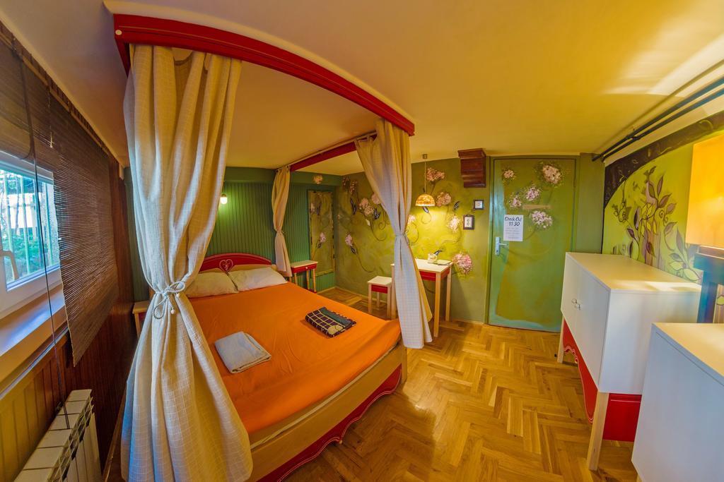 Hostel Mali Mrak Zagreb Luaran gambar